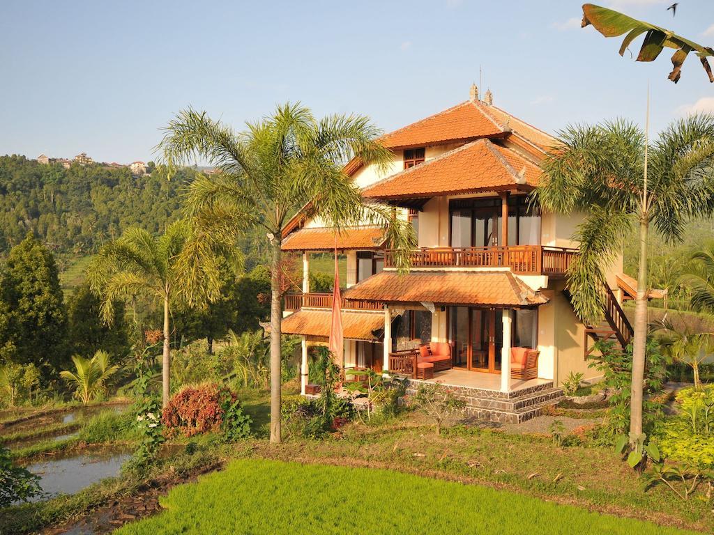 Lesong Hotel And Restaurant Munduk Oda fotoğraf