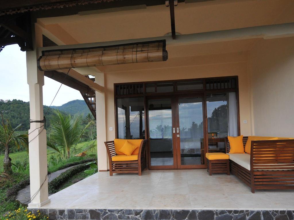 Lesong Hotel And Restaurant Munduk Oda fotoğraf